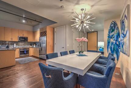 Chic Loft with Skyline Views in Downtown Vegas - Las Vegas, Nevada
