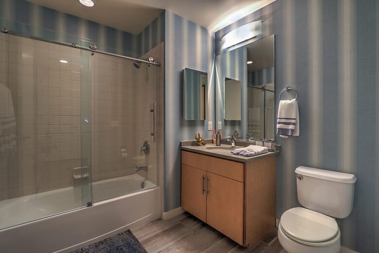 Chic Loft with Skyline Views in Downtown Vegas - Las Vegas, Nevada