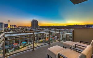 Chic Loft with Skyline Views in Downtown Vegas - Las Vegas, Nevada