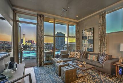 Chic Loft with Skyline Views in Downtown Vegas - Las Vegas, Nevada