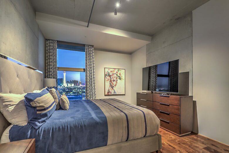 Chic Loft with Skyline Views in Downtown Vegas - Las Vegas, Nevada