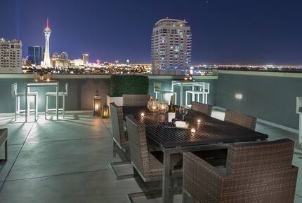 Chic Loft with Skyline Views in Downtown Vegas - Las Vegas, Nevada