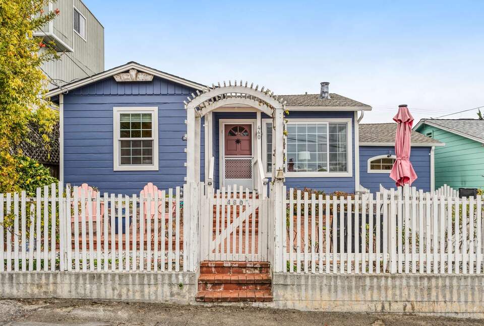 Harbor Hideaway: Coastal Comfort in Santa Cruz - Santa Cruz, California