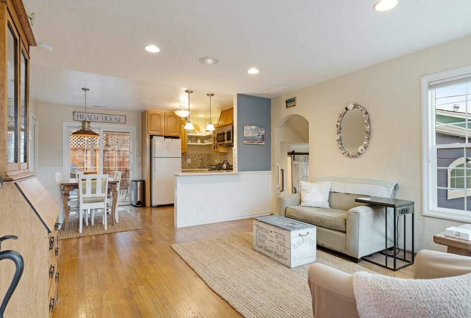 Harbor Hideaway: Coastal Comfort in Santa Cruz - Santa Cruz, California