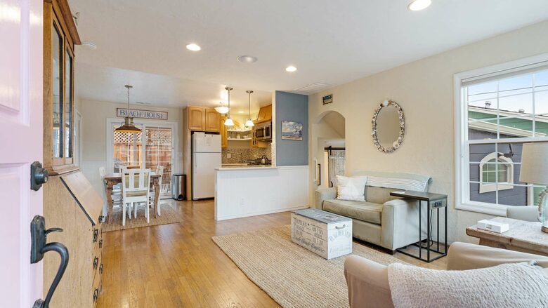 Harbor Hideaway: Coastal Comfort in Santa Cruz - Santa Cruz, California