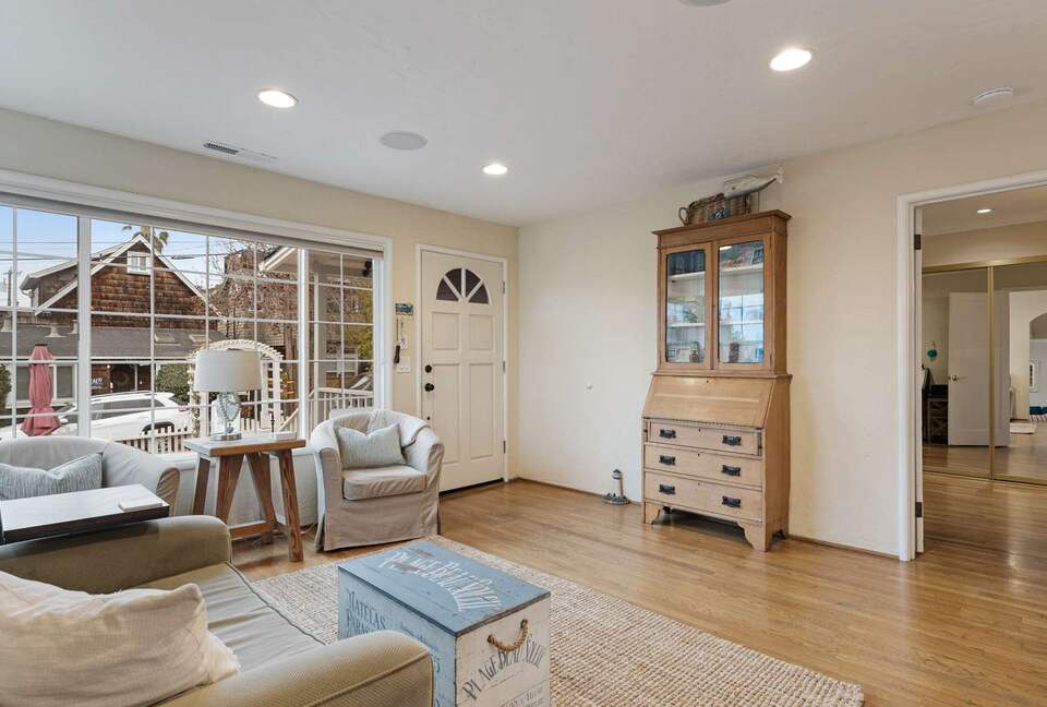 Harbor Hideaway: Coastal Comfort in Santa Cruz - Santa Cruz, California