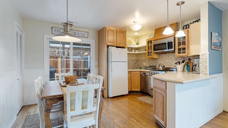 Harbor Hideaway: Coastal Comfort in Santa Cruz - Santa Cruz, California