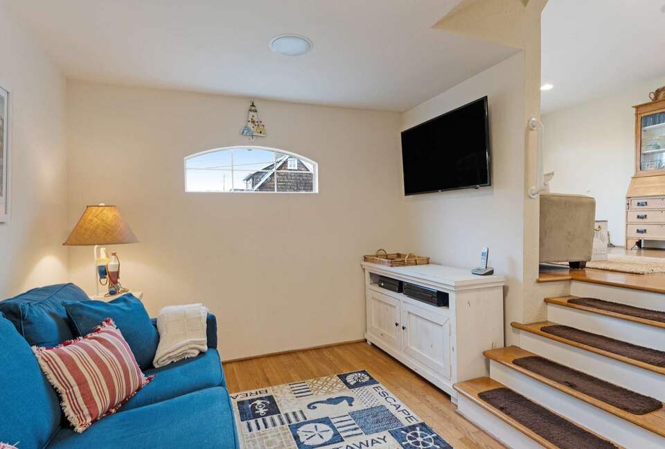 Harbor Hideaway: Coastal Comfort in Santa Cruz - Santa Cruz, California