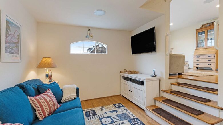 Harbor Hideaway: Coastal Comfort in Santa Cruz - Santa Cruz, California