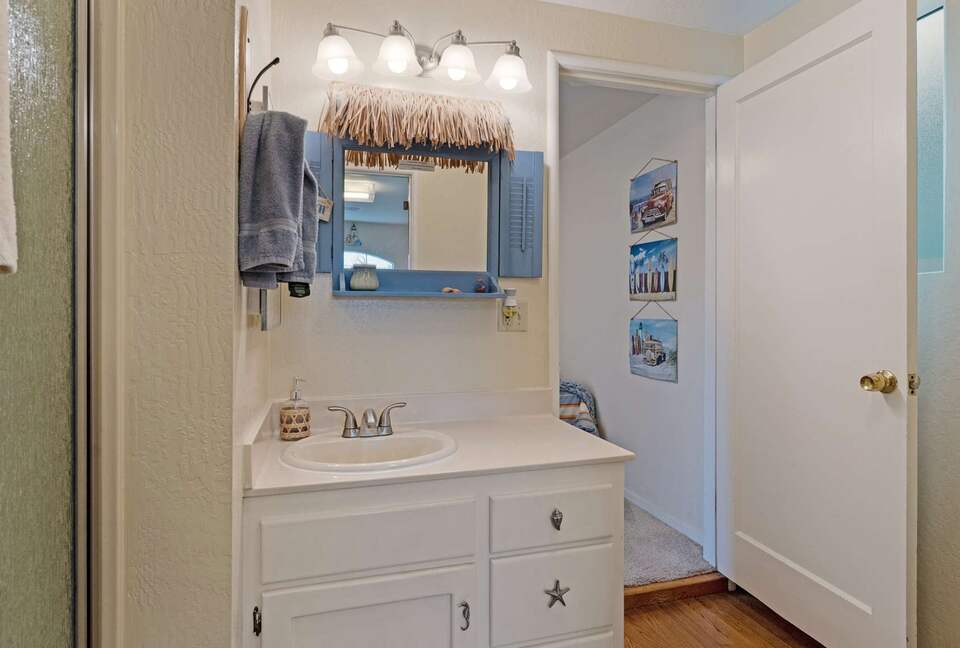 Harbor Hideaway: Coastal Comfort in Santa Cruz - Santa Cruz, California