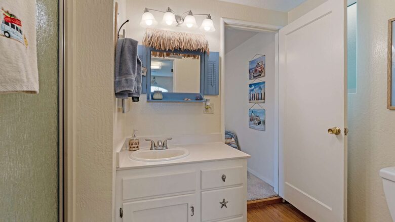 Harbor Hideaway: Coastal Comfort in Santa Cruz - Santa Cruz, California