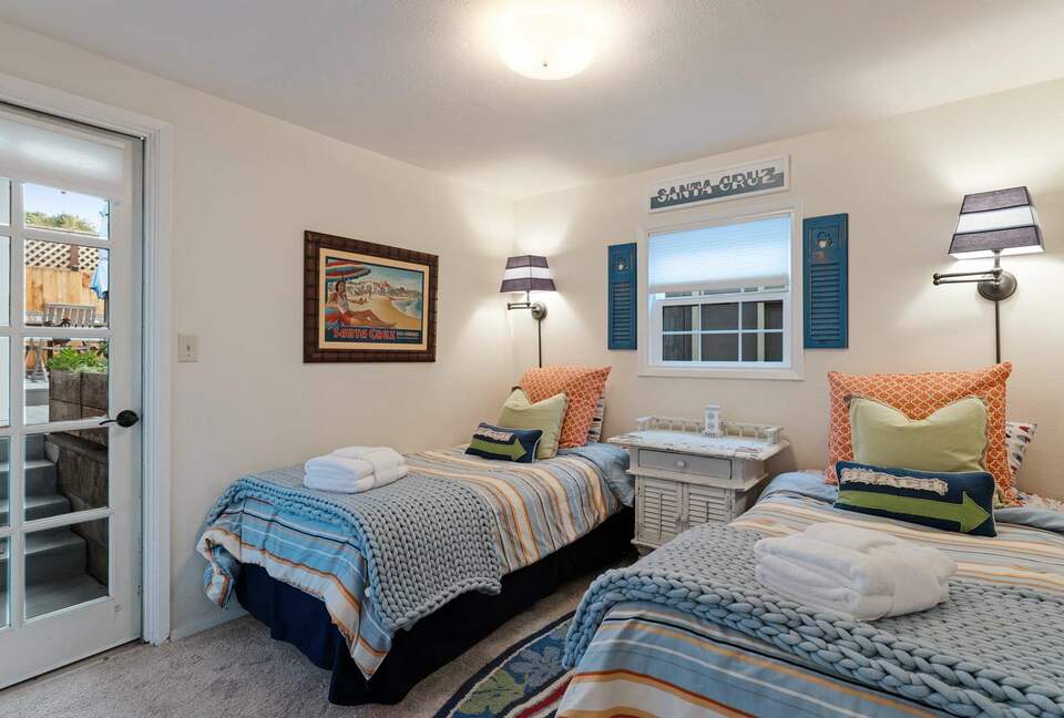 Harbor Hideaway: Coastal Comfort in Santa Cruz - Santa Cruz, California