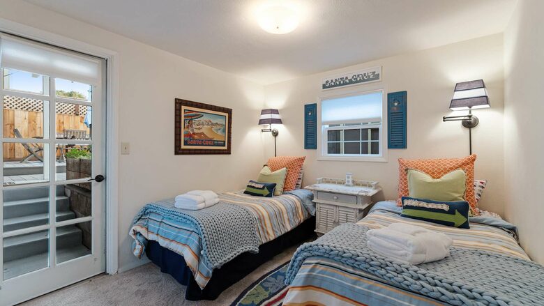 Harbor Hideaway: Coastal Comfort in Santa Cruz - Santa Cruz, California