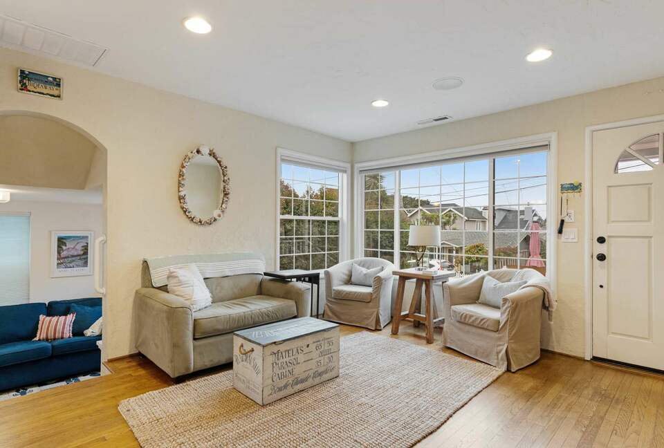 Harbor Hideaway: Coastal Comfort in Santa Cruz - Santa Cruz, California