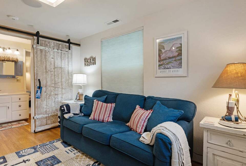 Harbor Hideaway: Coastal Comfort in Santa Cruz - Santa Cruz, California