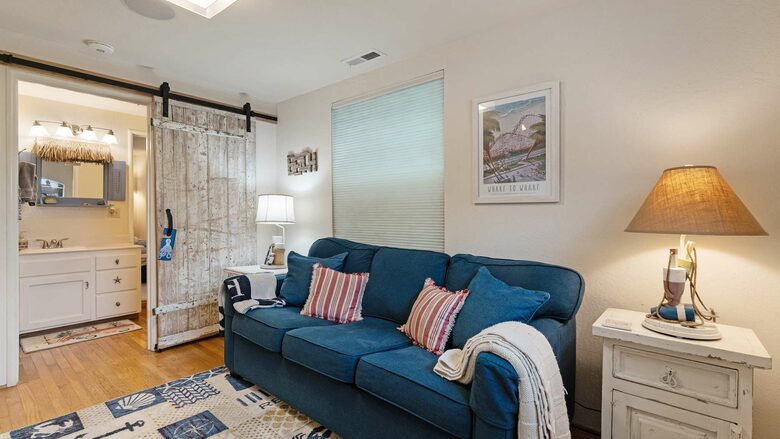 Harbor Hideaway: Coastal Comfort in Santa Cruz - Santa Cruz, California