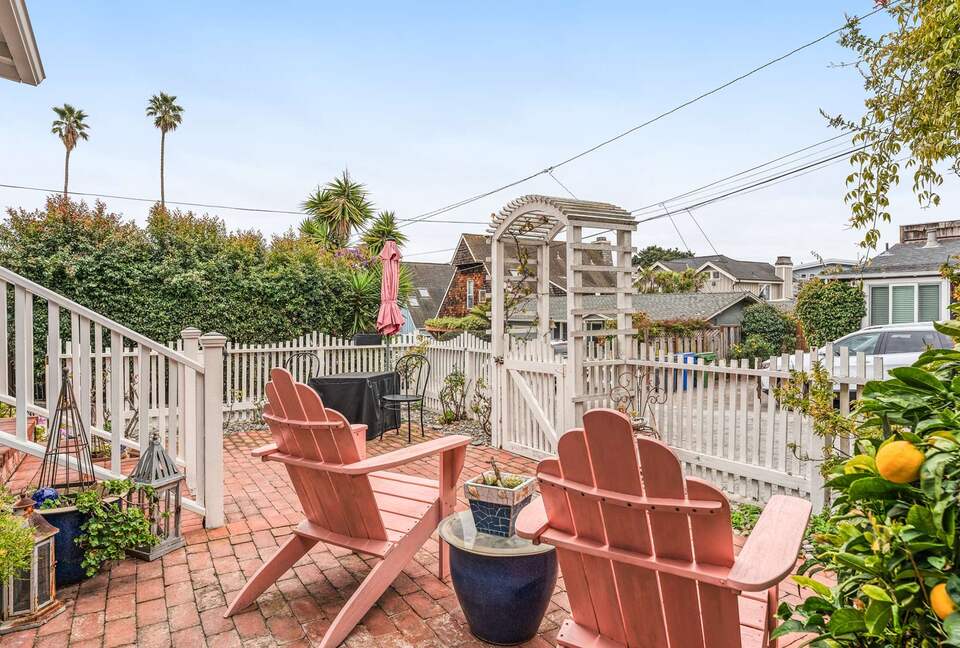 Harbor Hideaway: Coastal Comfort in Santa Cruz - Santa Cruz, California