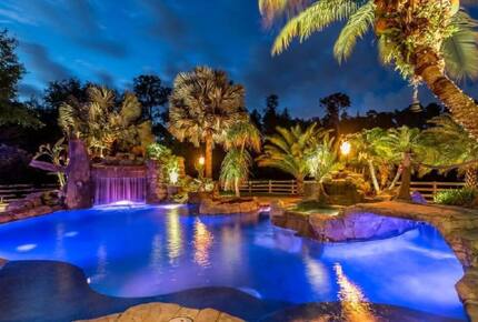 Exquisite Tampa-Area Oasis with Resort Amenities - Lutz, Florida