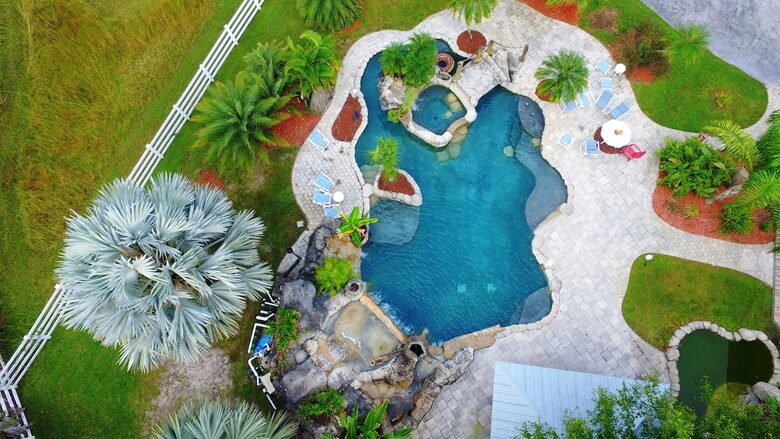 Exquisite Tampa-Area Oasis with Resort Amenities - Lutz, Florida