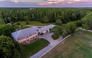 Exquisite Tampa-Area Oasis with Resort Amenities - Lutz, Florida