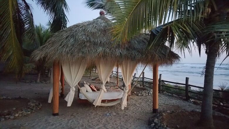 Oceanfront Tranquility at Casa del Surfista - La Saladitas, Mexico