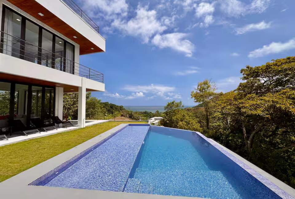 Modern Jungle Escape Near Jacó - Jacó, Costa Rica