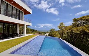 Modern Jungle Escape Near Jacó - Jacó, Costa Rica