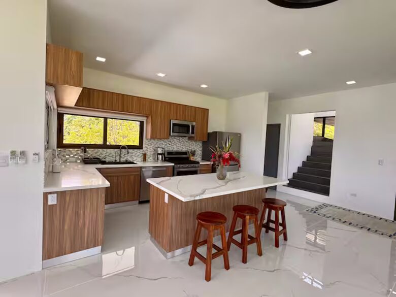 Modern Jungle Escape Near Jacó - Jacó, Costa Rica