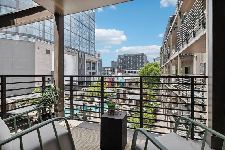 Southern Comfort | Downtown Nashville Luxury - Nashville, Tennessee