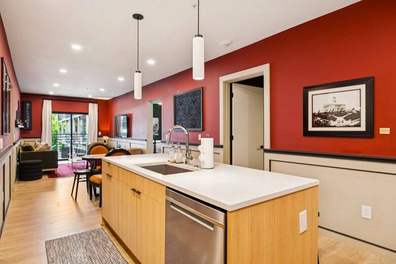 Southern Comfort | Downtown Nashville Luxury - Nashville, Tennessee