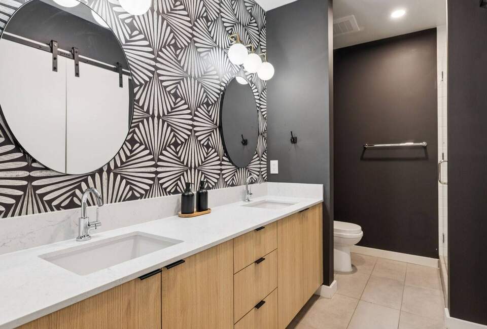 Southern Comfort | Downtown Nashville Luxury - Nashville, Tennessee