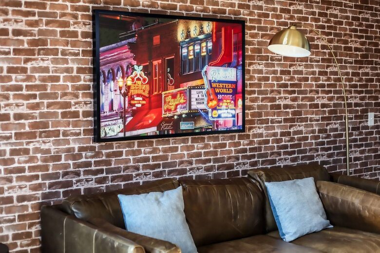 Broadway Blues | Nashville Comfort in West End - Nashville, Tennessee