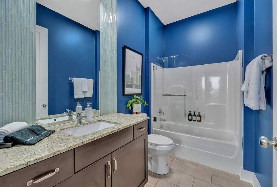 Broadway Blues | Nashville Comfort in West End - Nashville, Tennessee