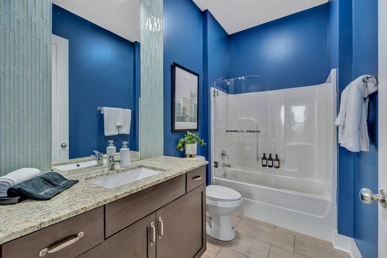 Broadway Blues | Nashville Comfort in West End - Nashville, Tennessee