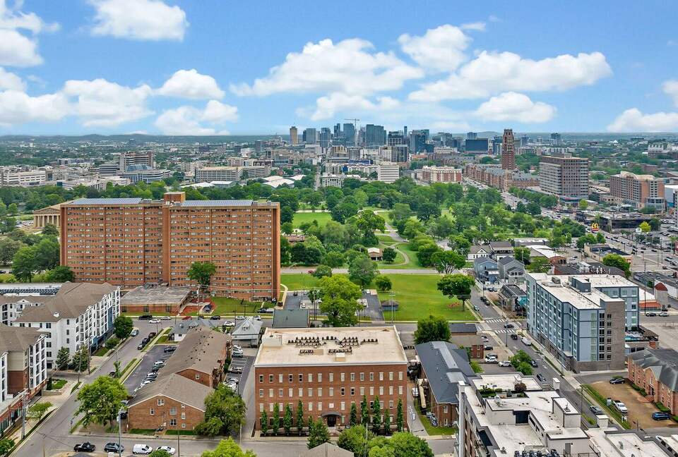 Broadway Blues | Nashville Comfort in West End - Nashville, Tennessee