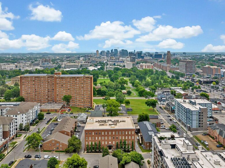 Broadway Blues | Nashville Comfort in West End - Nashville, Tennessee