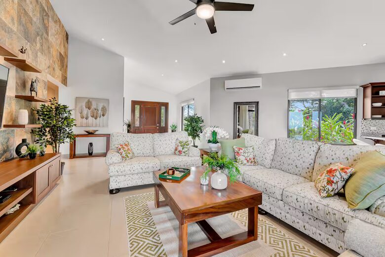 Elegant Escape with Infinity Pool and Pacific Panorama - Playas del Coco, Costa Rica