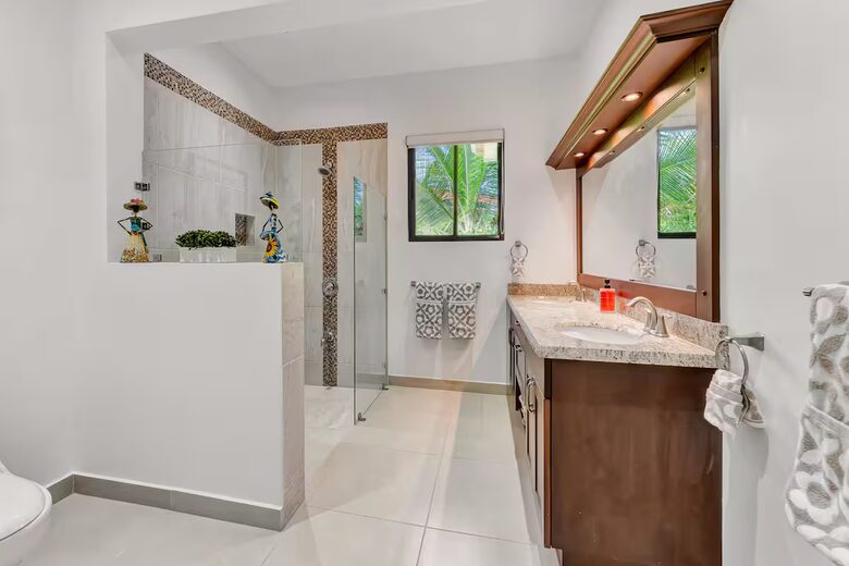 Elegant Escape with Infinity Pool and Pacific Panorama - Playas del Coco, Costa Rica