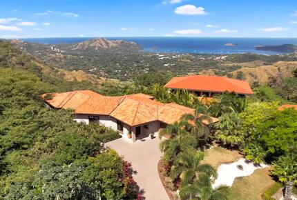 Elegant Escape with Infinity Pool and Pacific Panorama - Playas del Coco, Costa Rica