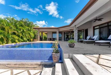 Elegant Escape with Infinity Pool and Pacific Panorama - Playas del Coco, Costa Rica