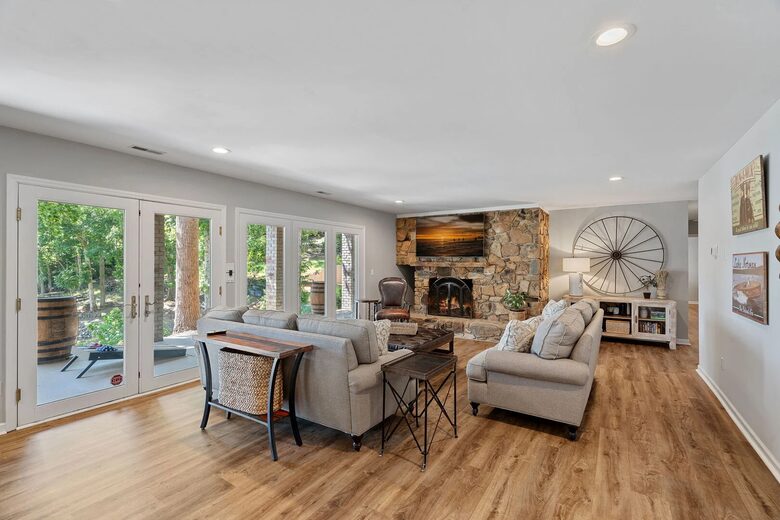 Sophisticated Waterside Escape on Lake Norman - Mooresville, North Carolina