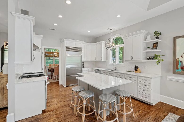 Sophisticated Waterside Escape on Lake Norman - Mooresville, North Carolina