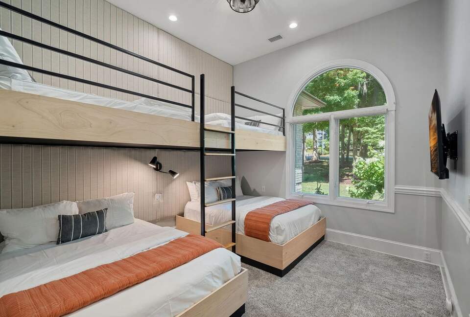 Sophisticated Waterside Escape on Lake Norman - Mooresville, North Carolina