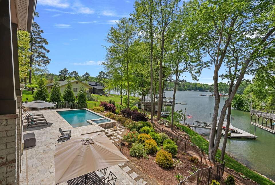 Sophisticated Waterside Escape on Lake Norman - Mooresville, North Carolina