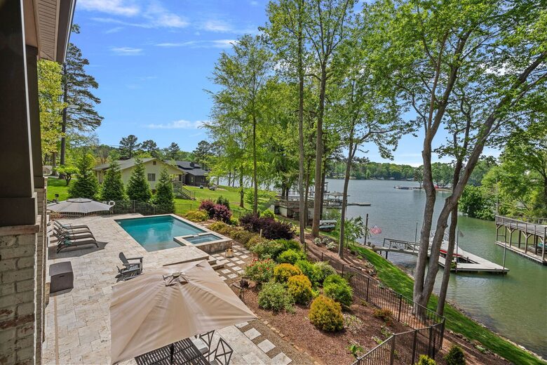 Sophisticated Waterside Escape on Lake Norman - Mooresville, North Carolina