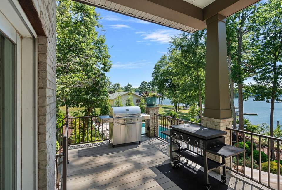Sophisticated Waterside Escape on Lake Norman - Mooresville, North Carolina
