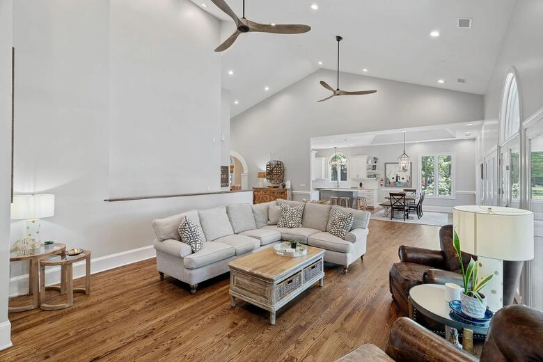 Sophisticated Waterside Escape on Lake Norman - Mooresville, North Carolina