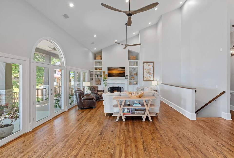 Sophisticated Waterside Escape on Lake Norman - Mooresville, North Carolina