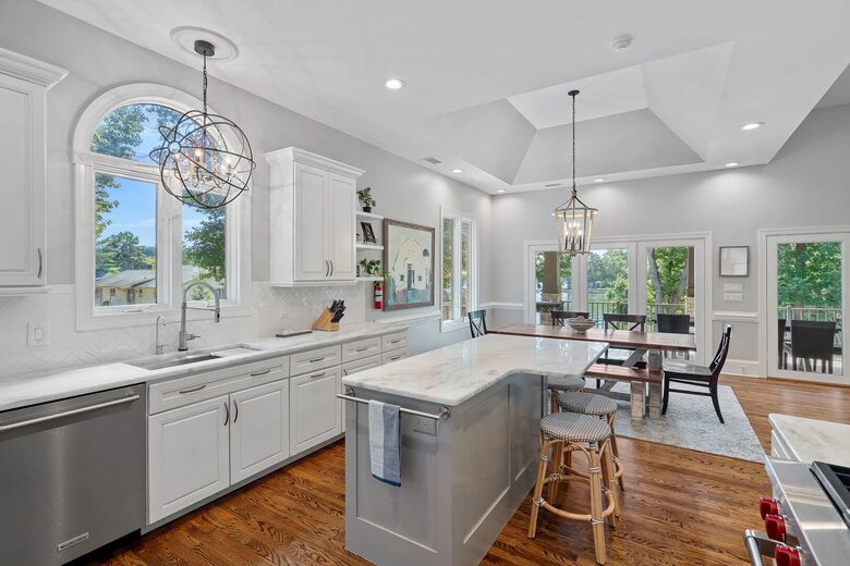 Sophisticated Waterside Escape on Lake Norman - Mooresville, North Carolina