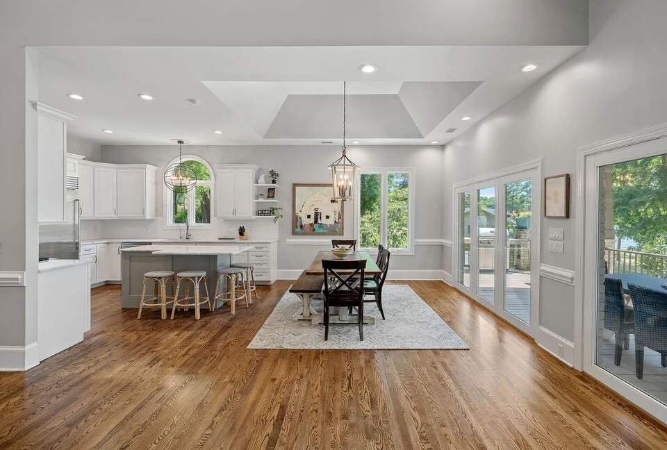 Sophisticated Waterside Escape on Lake Norman - Mooresville, North Carolina